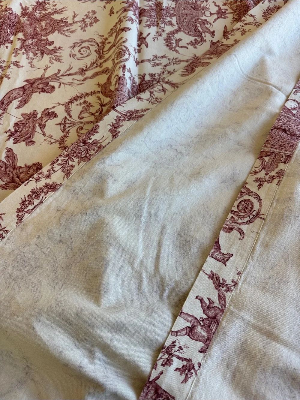Williams Sonoma Italian Cotton Red Toile Tablecloth Made in Italy Approx 67 x 97